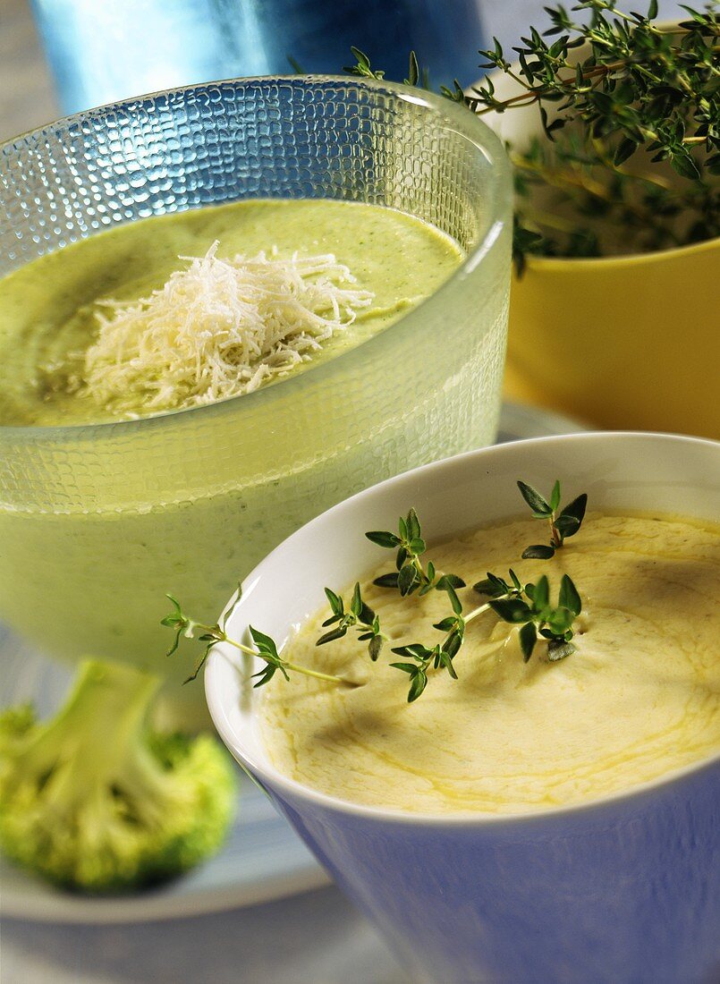 Käsesauce mit Thymian und Brokkoli-Parmesan-Sauce