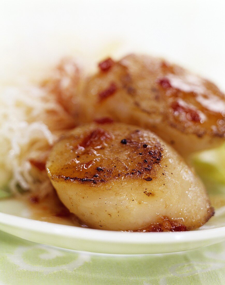 Fried scallops with rice noodles