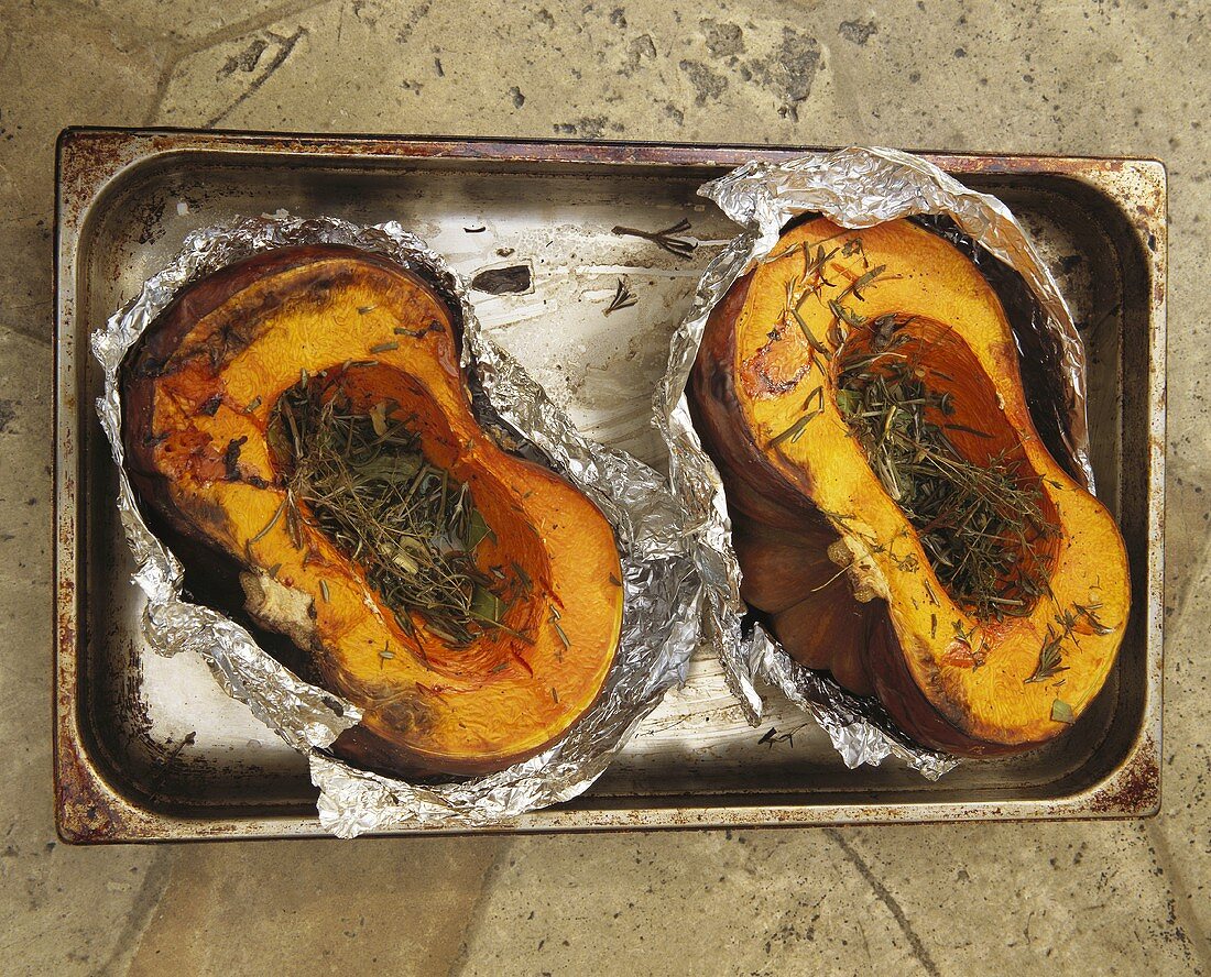 Zucca arrostita (Gegrillte Kürbisse mit Kräutern)