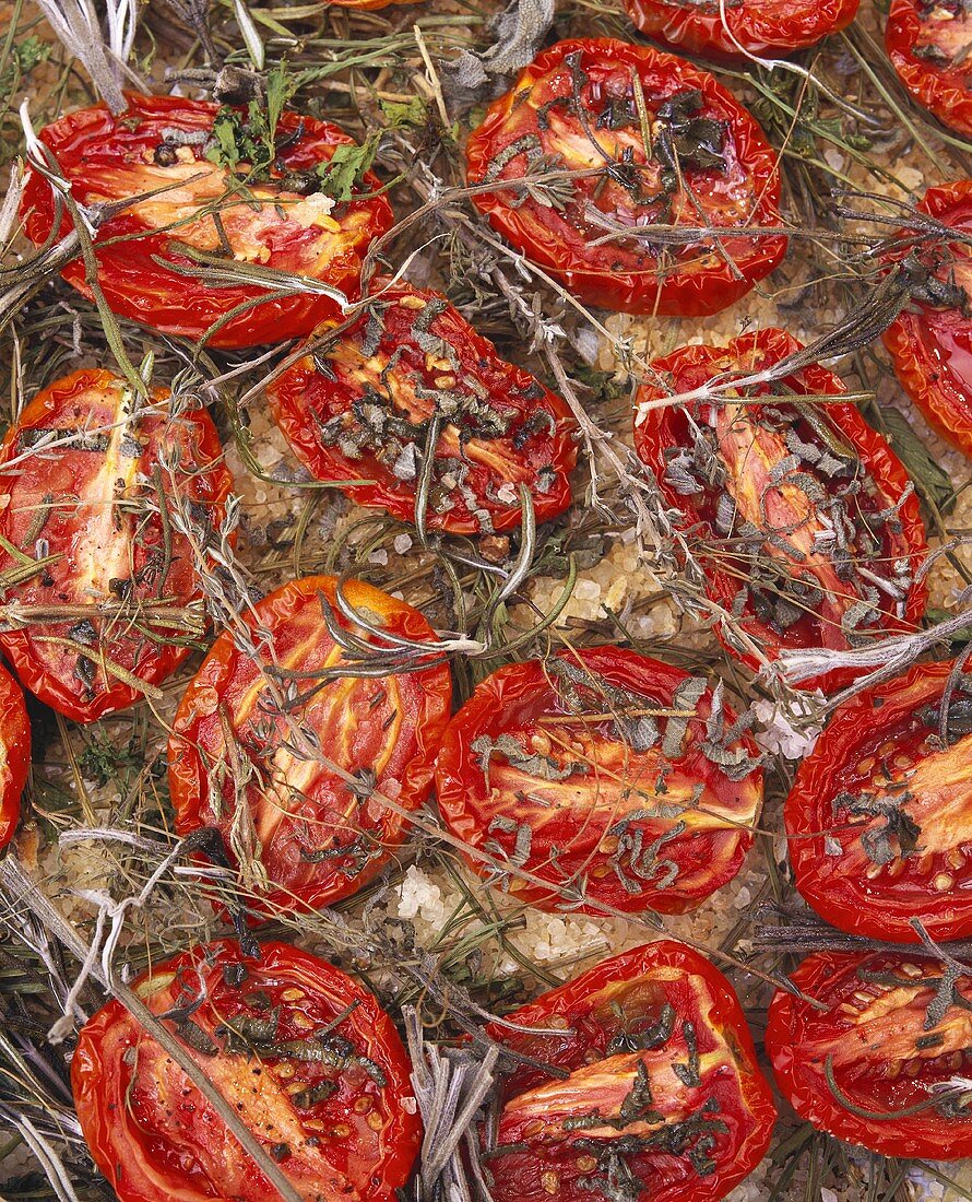 Pomodori secchi alle erbe (roasted tomatoes with herbs)