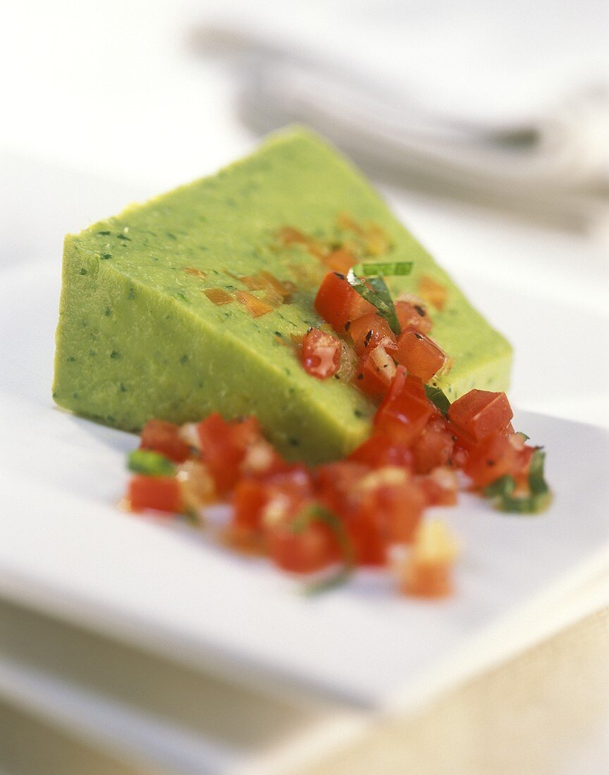 Spargel-Möhren-Terrine mit Tomatenvinaigrette