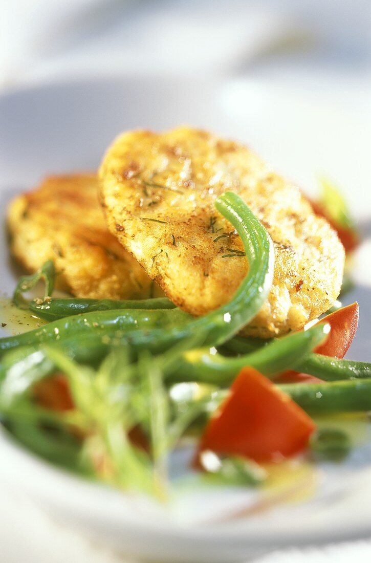 Fish frikadeller with bean salad