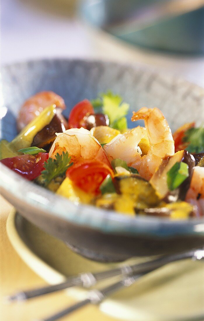 Aubergine and shrimp curry with tomatoes