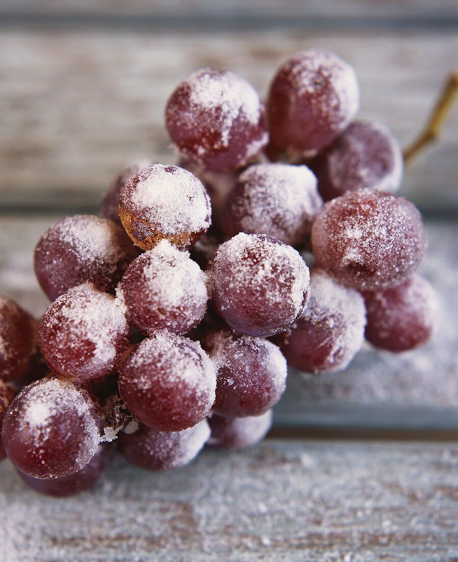 Sugared red grapes