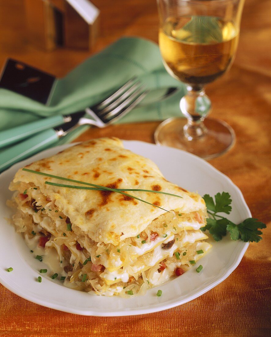 Sauerkraut-Lasagne mit Speck und Schnittlauch