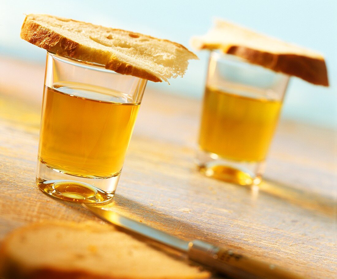 Sherry glasses covered with slices of bread
