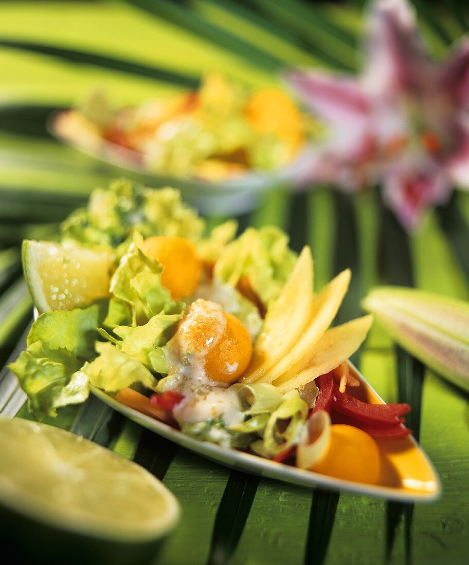Caribbean salad with mango and limes