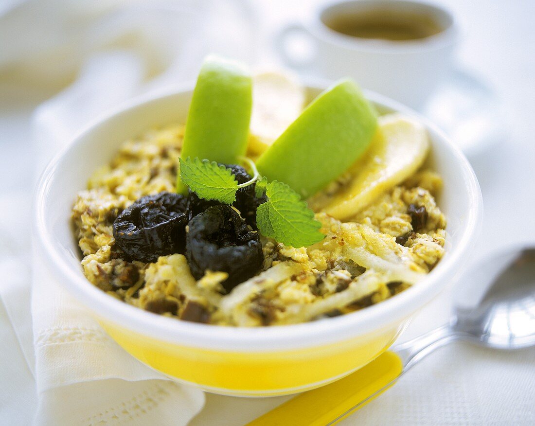 Bircher-Müsli mit Früchten