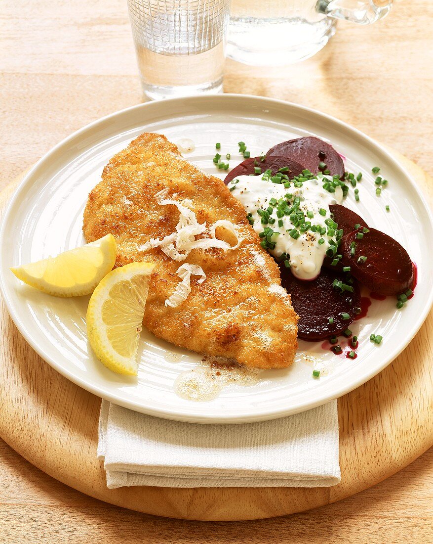 Escalope with horseradish, with beetroot and sour cream