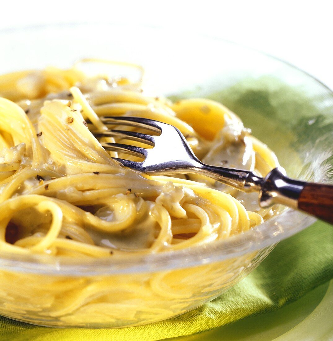 Spaghetti al Gorgonzola (pasta with Gorgonzola sauce, Italy)