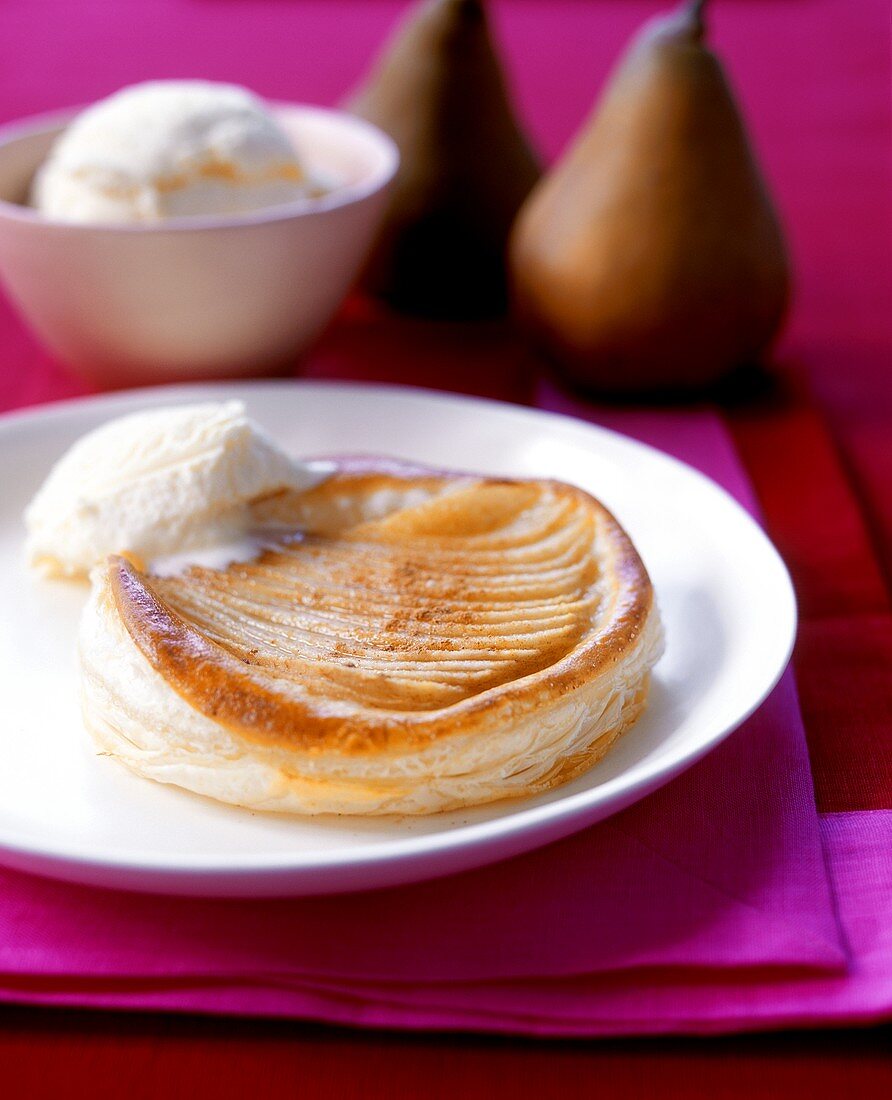 Puff pastry tartlet with pears and vanilla ice cream