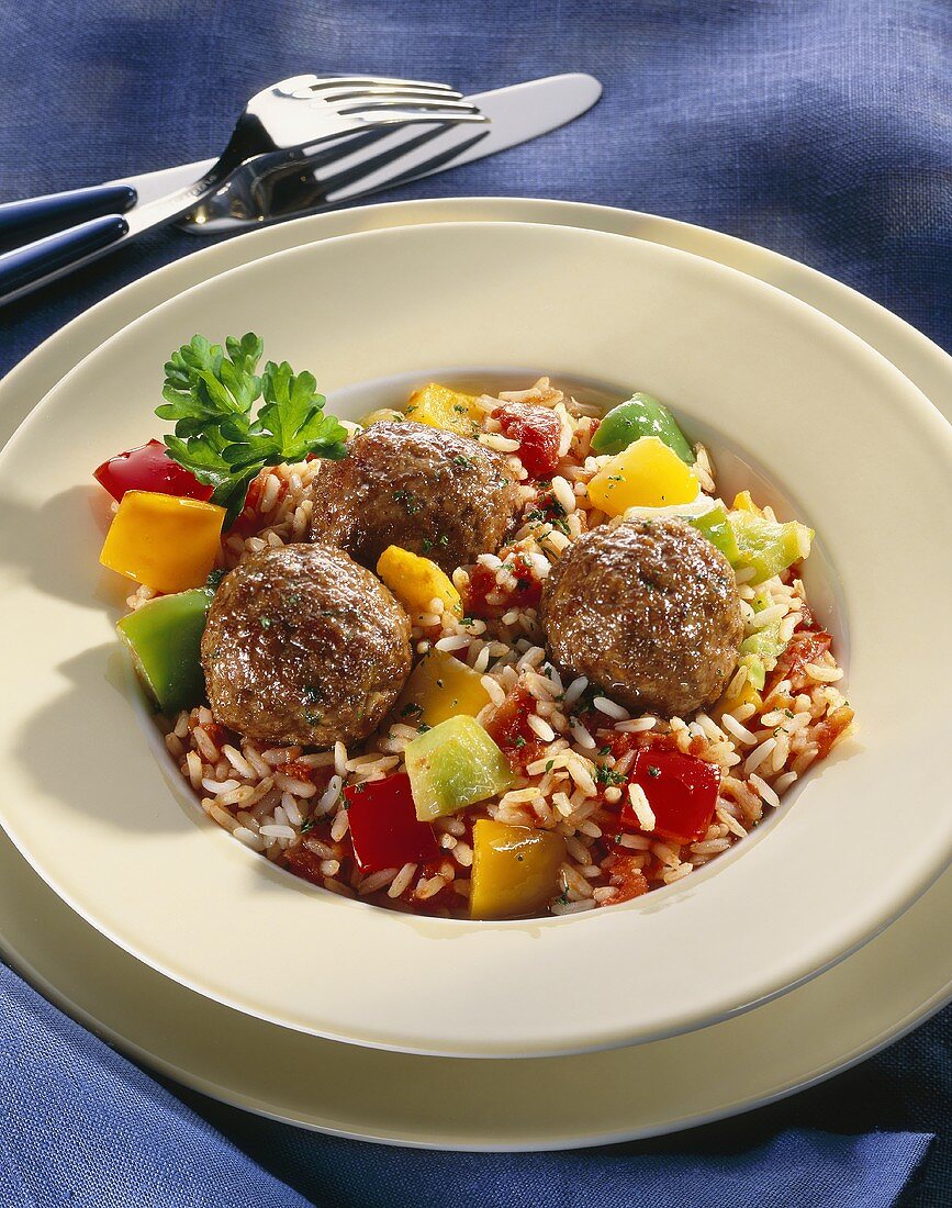Rice with peppers and meatballs