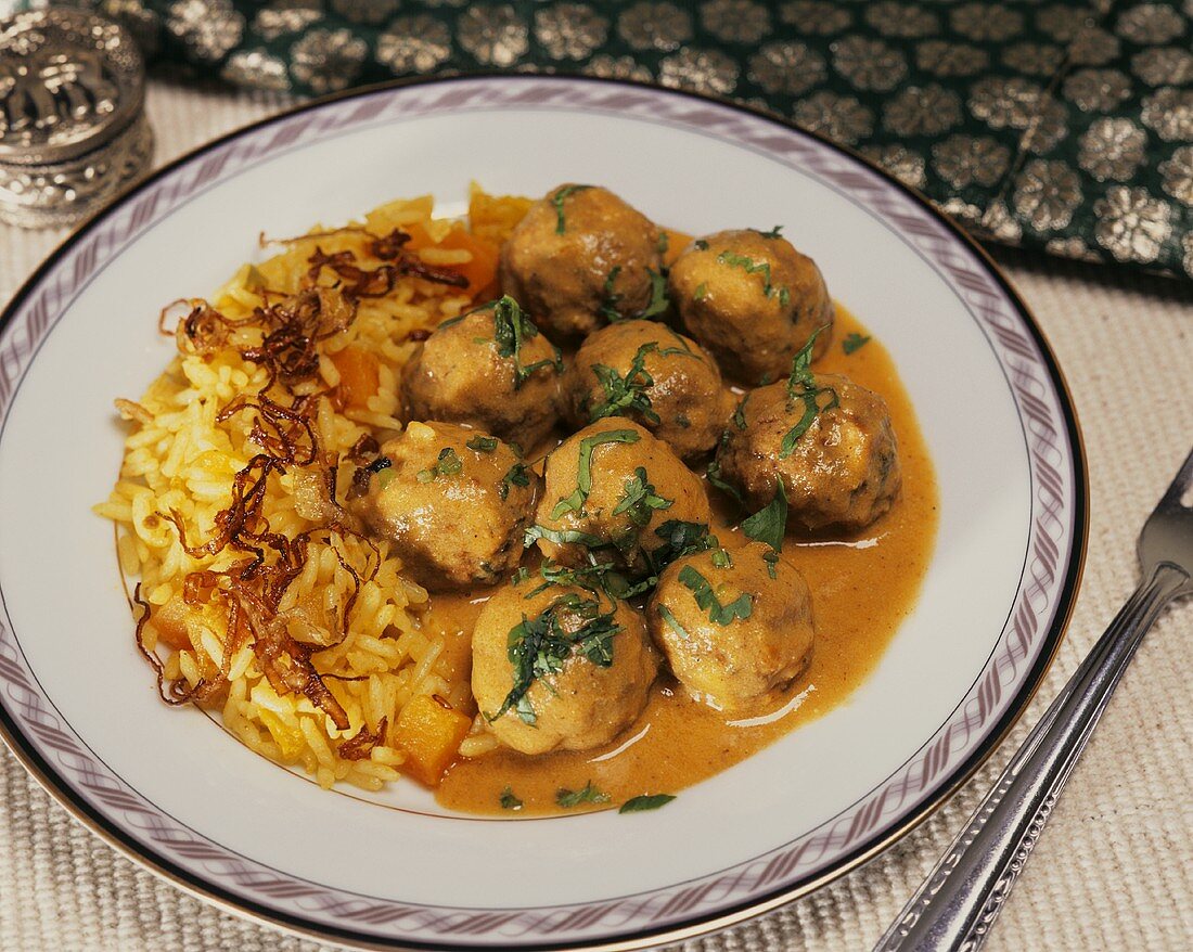 Vegetable balls in curry sauce (Sabji kofta) with rice