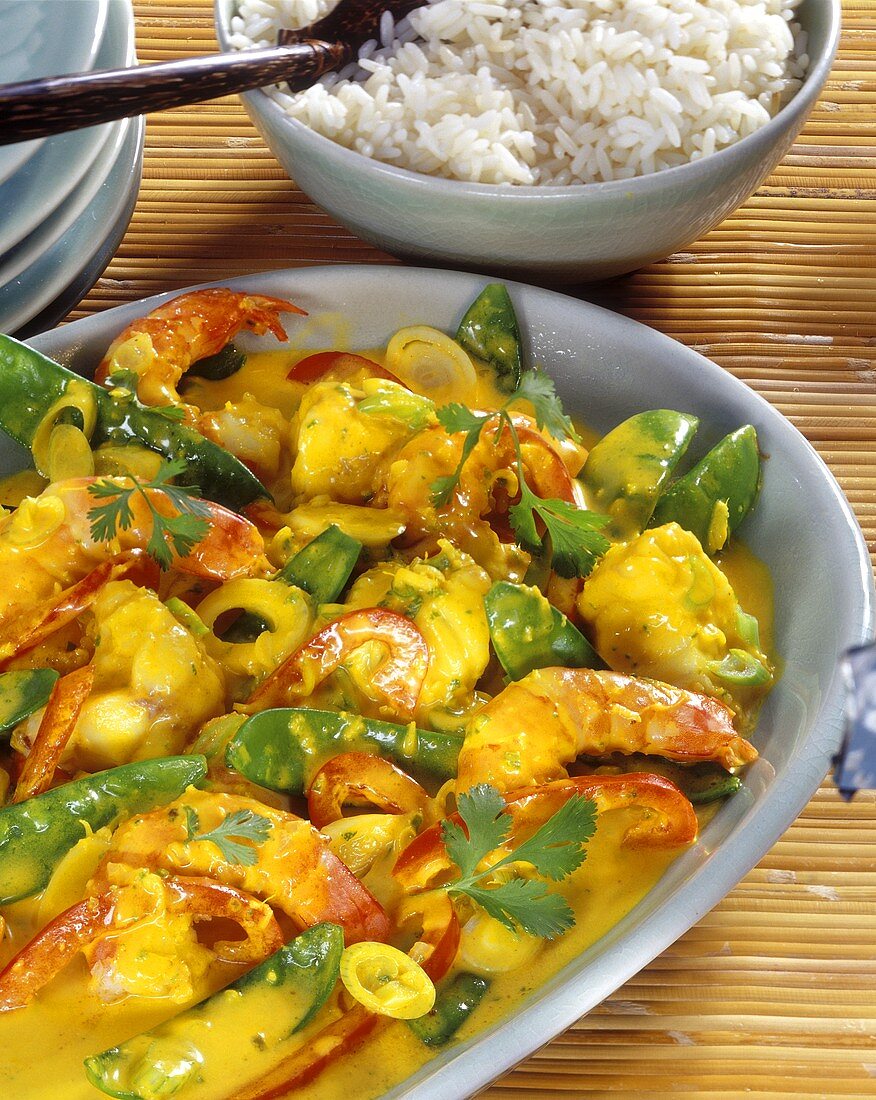 Thai shrimp curry with rice