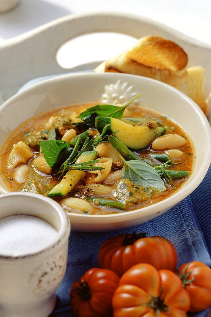 Minestrone alle erbe (Vegetable soup with herbs & noodles)