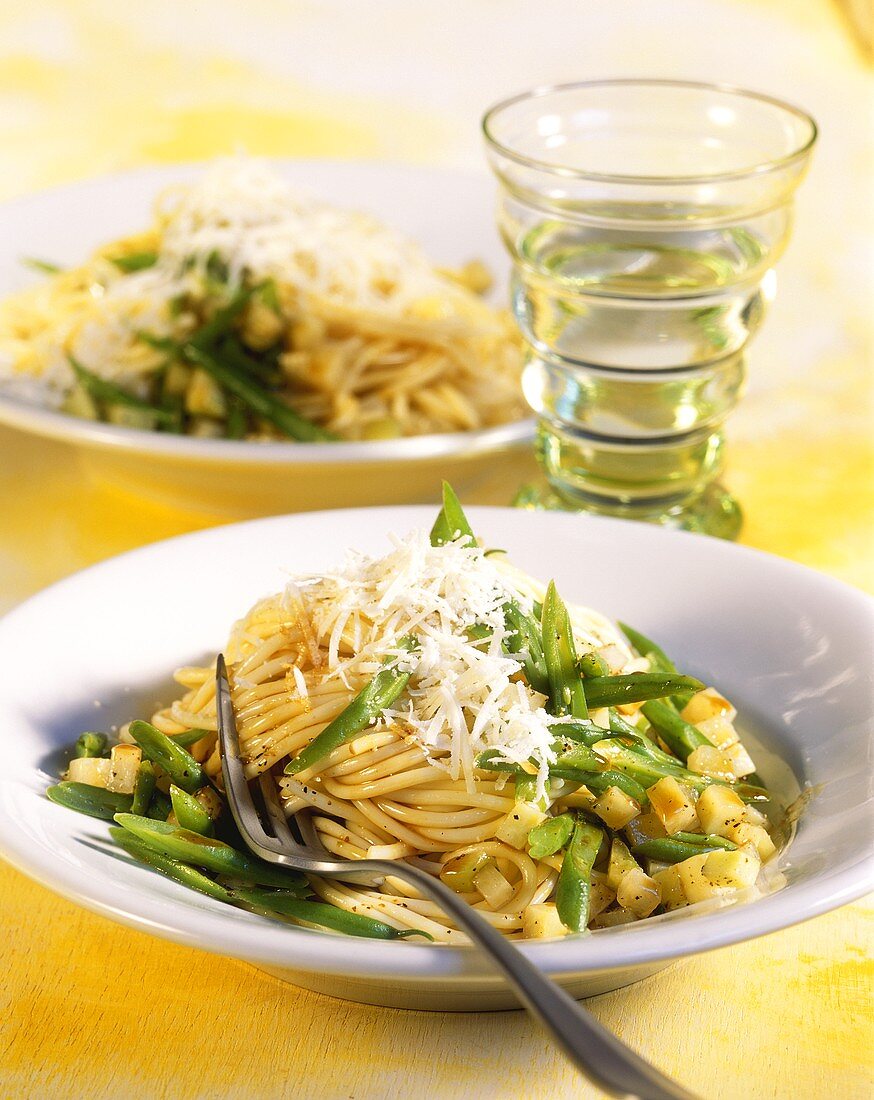 Pasta svelta (Spaghetti mit grünen Bohnen & Kohlrabi)