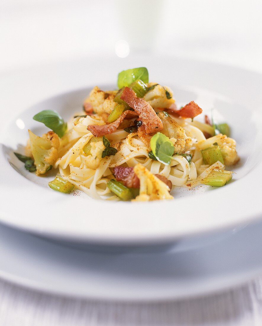 Tagliatelle alla contadino (Ribbon pasta with bacon & celery)