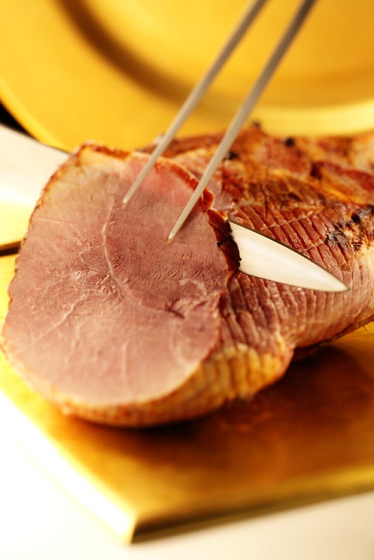 Carving ham