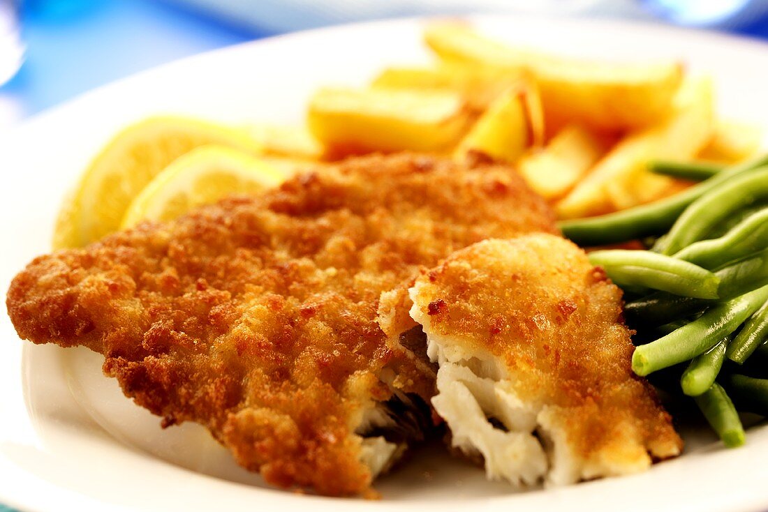 Breaded plaice with green beans