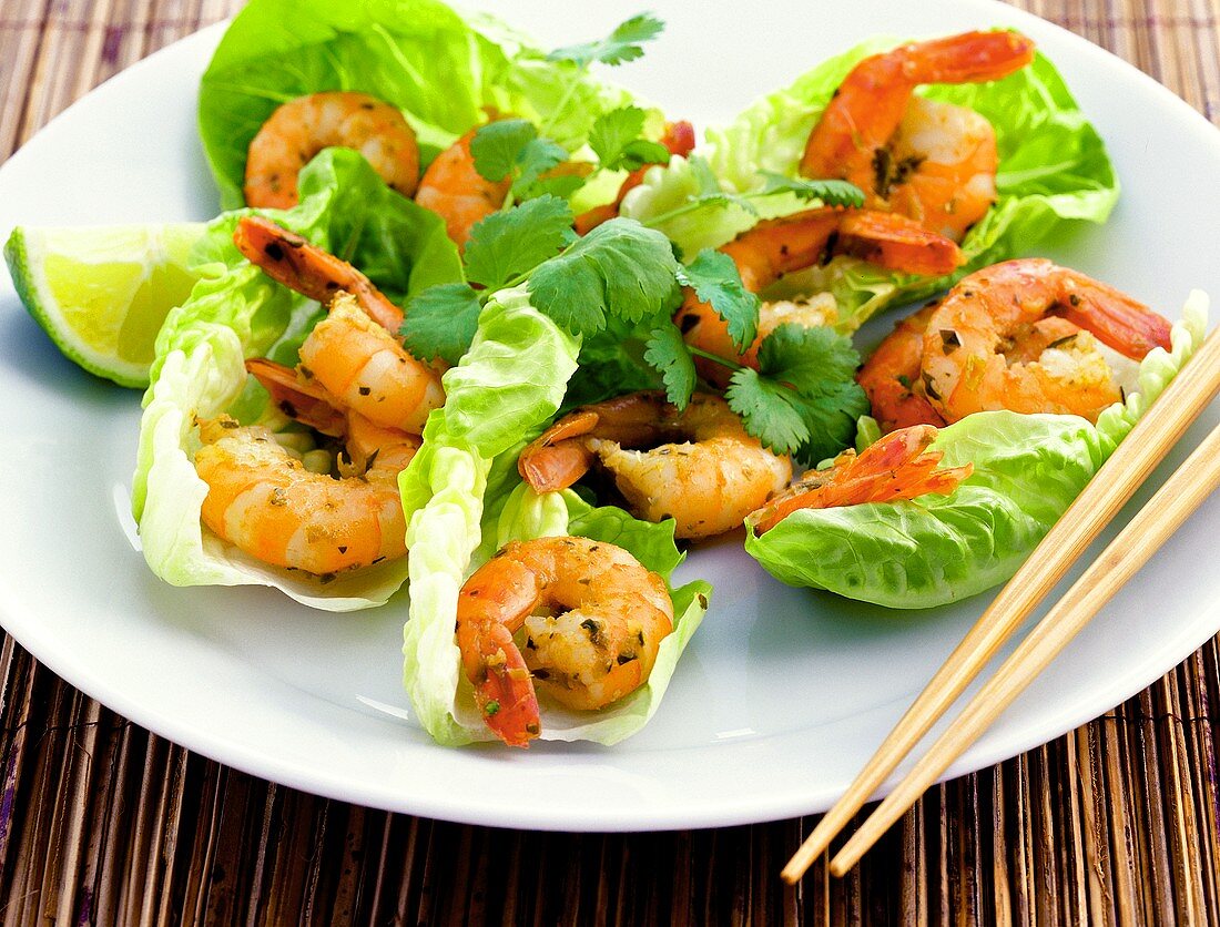 Thai shrimps with lettuce and coriander leaves