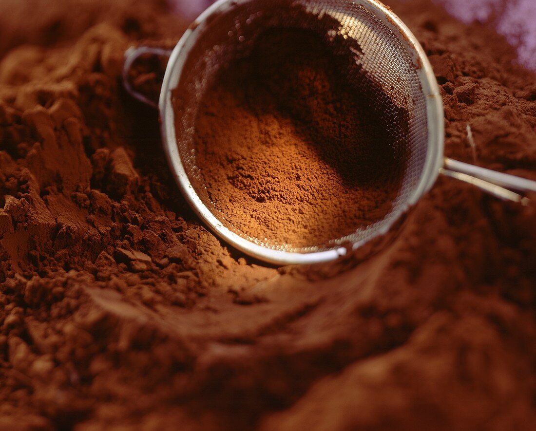 Cocoa with sieve