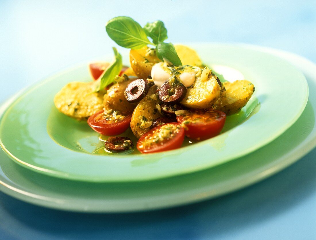 Insalata di patate (potato and tomato salad, Italy)