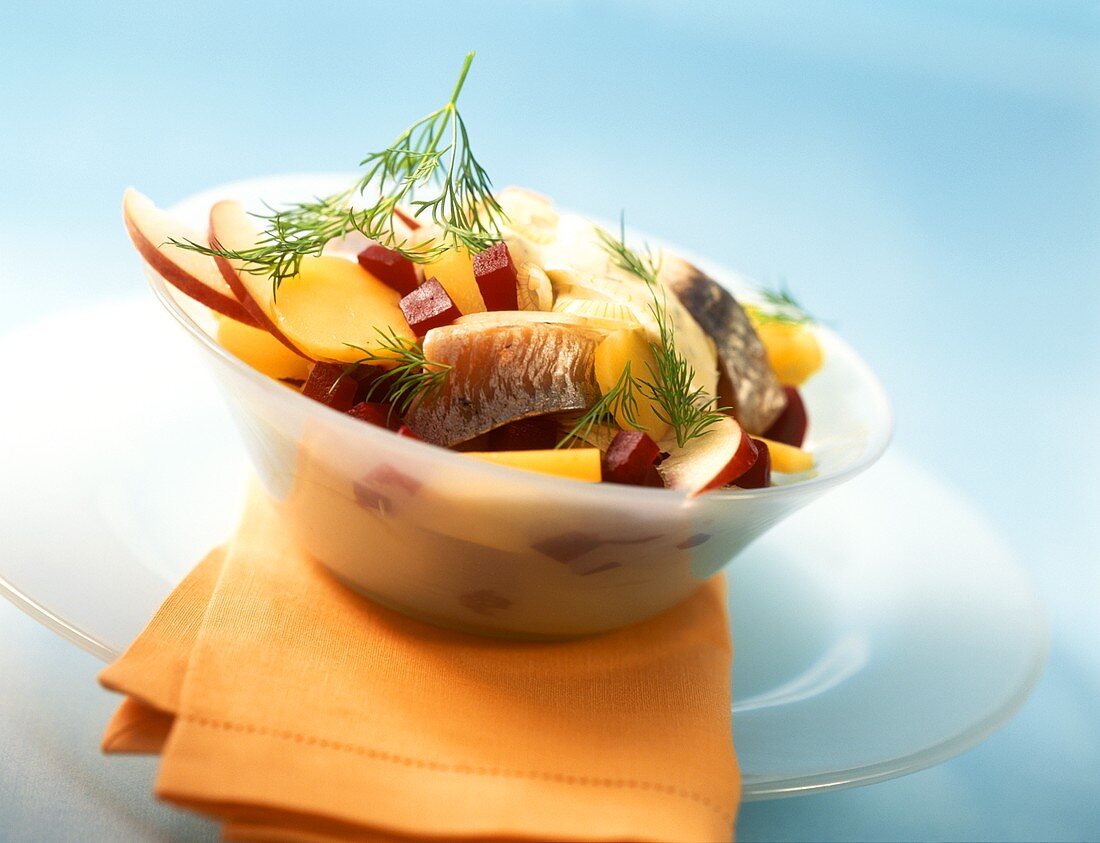 Skandinavischer Matjessalat mit Kartoffeln und Roten Beten