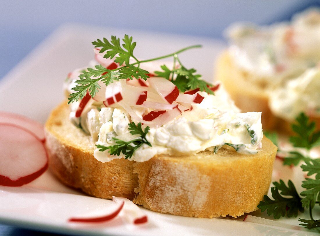 Radish and chervil mousse on white bread
