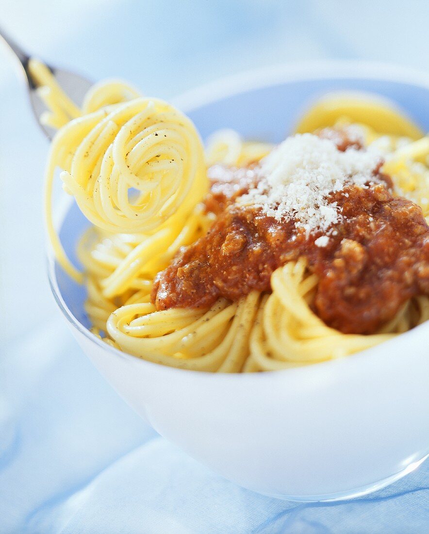 Spaghetti alla bolognese (Nudeln mit Hackfleischsauce)