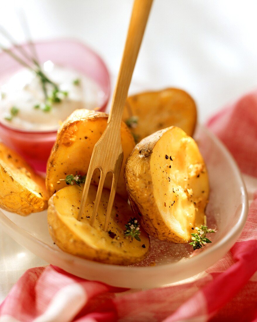 Knoblauchkartoffeln mit Schnittlauchquark