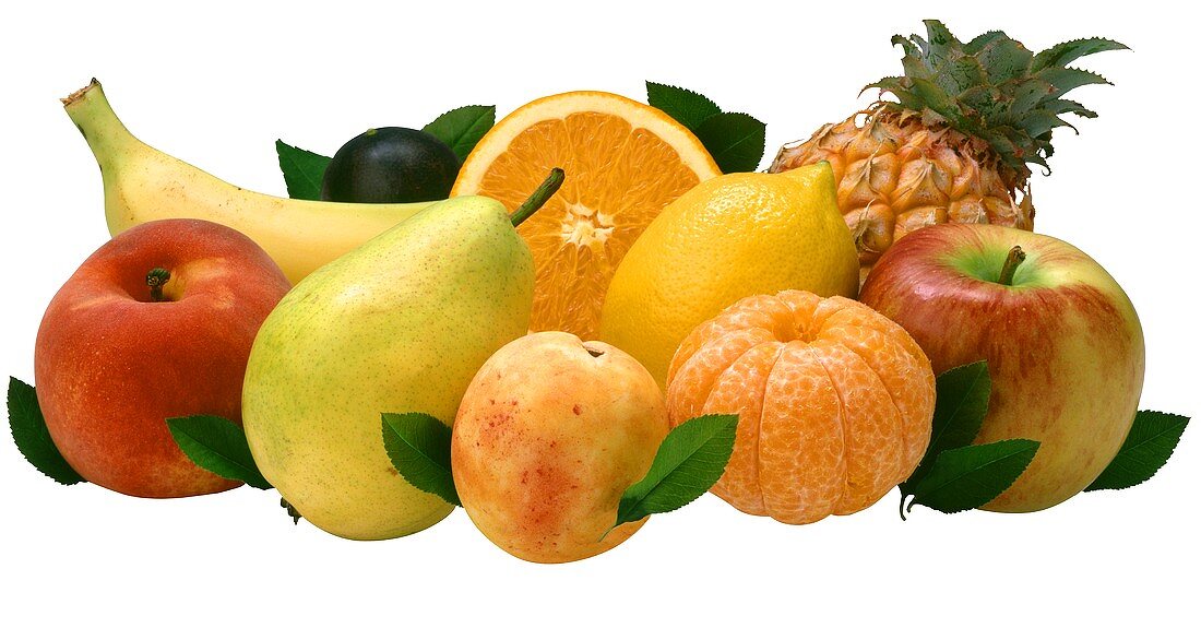 Stillleben mit heimischem Obst und exotischen Früchten