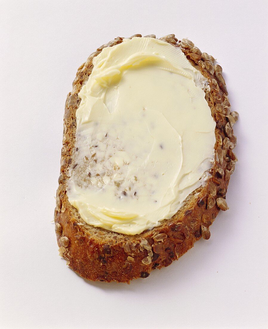 Vollkornbrot mit Butter