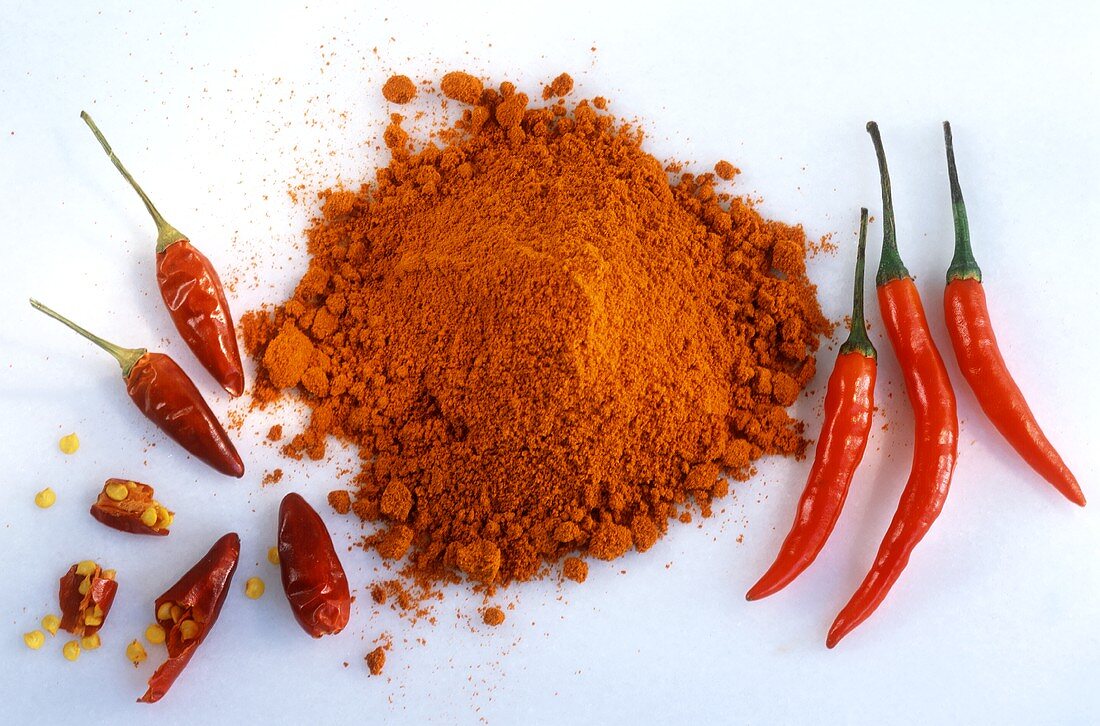 Chili powder, fresh and dried chili peppers