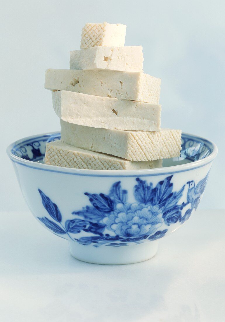 Tofu in asiatischer Schale