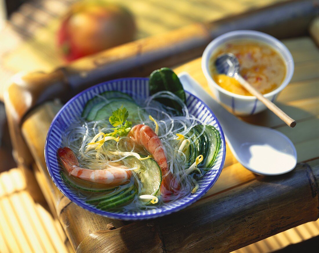 Glass noodle soup with shrimps and cucumber