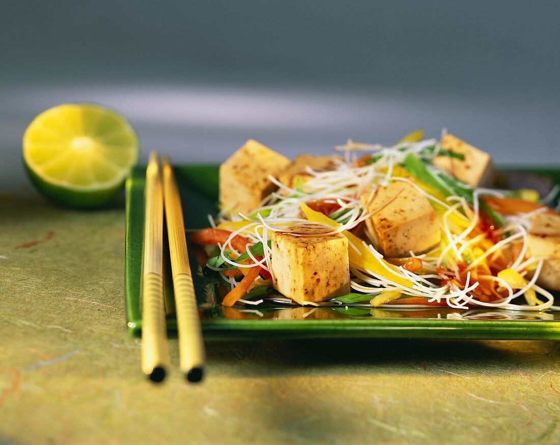 Spicy rice noodle salad with tofu
