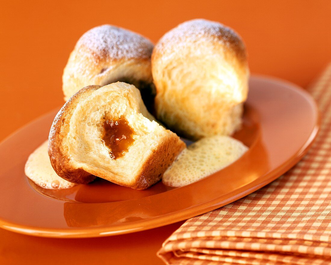 Ducat rolls with apricot jam and custard