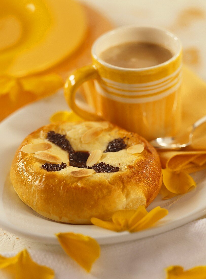 Böhmische Kolatschen und Tasse Kaffee