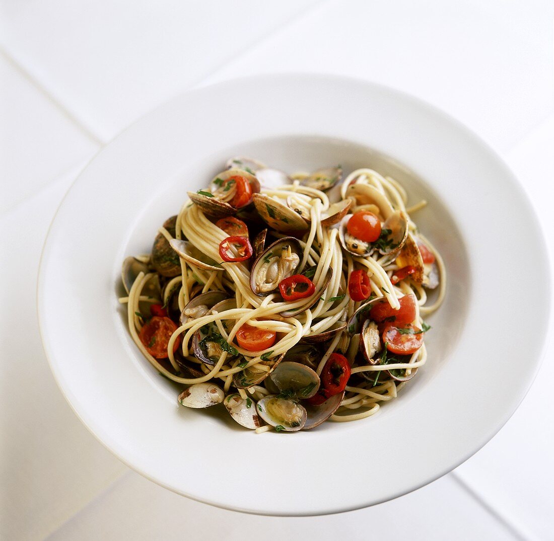 Pasta con le vongole (Spaghetti mit Muscheln & Tomaten)