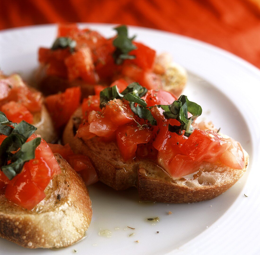 Bruschetta (Röstbrot mit Tomaten & Basilikum, Italien)