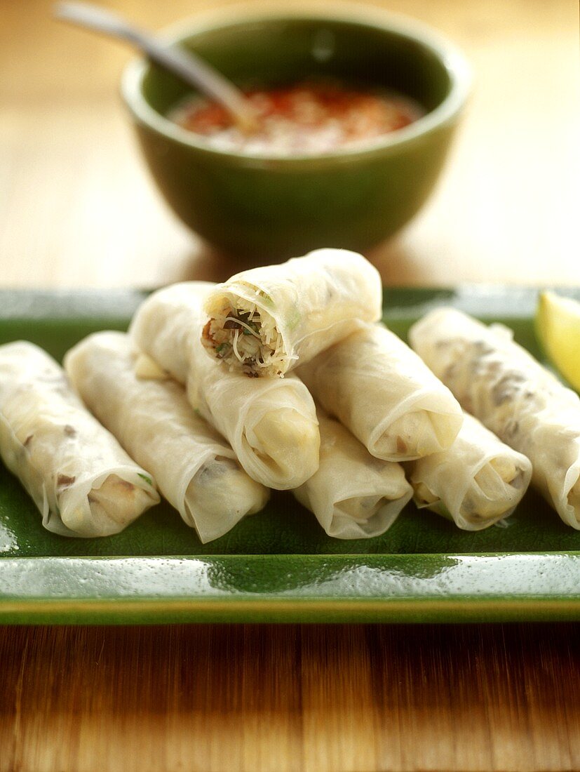 Spring rolls with sauce