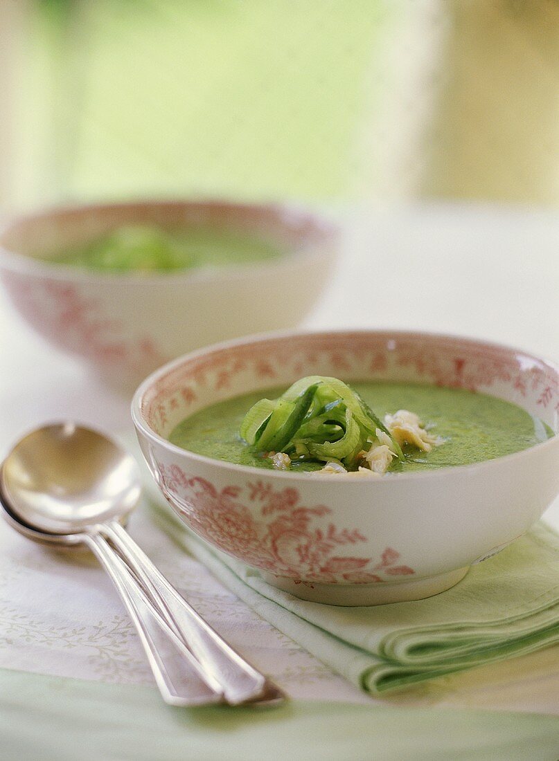 Cucumber soup with crabmeat