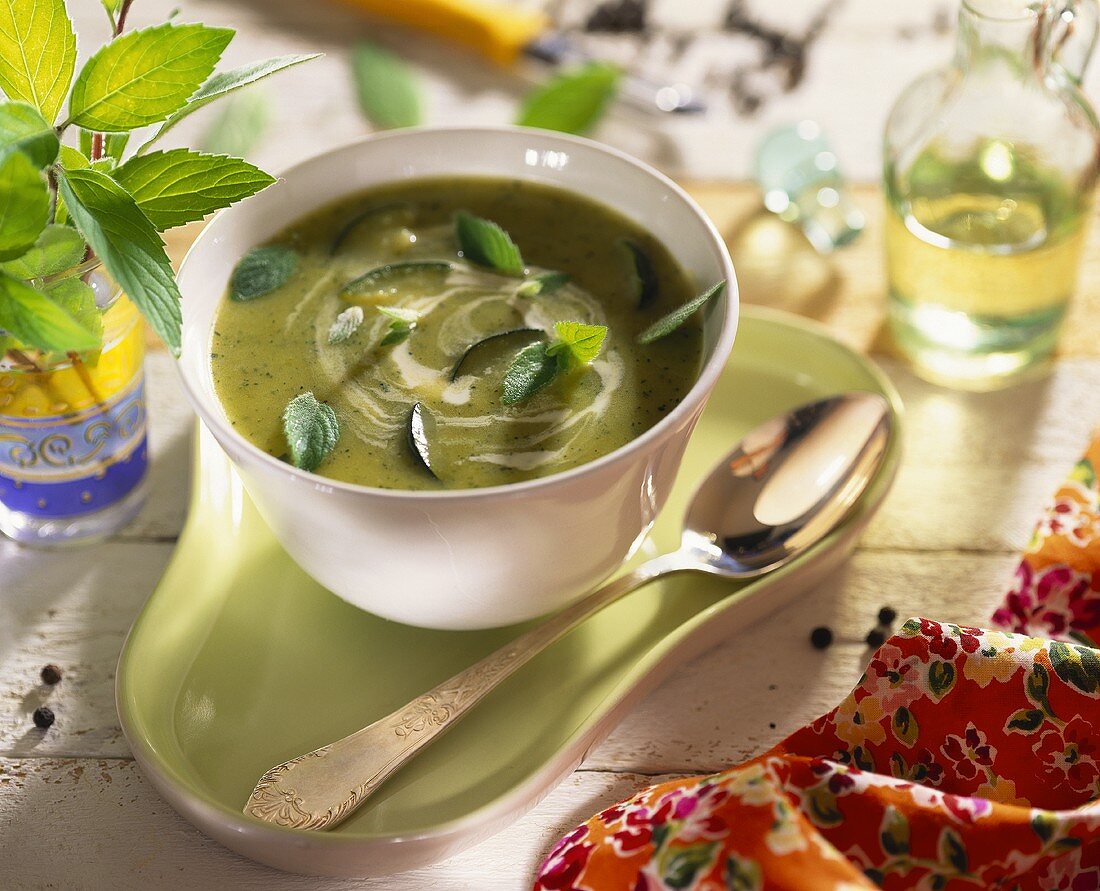 Cold creamed courgette soup with mint