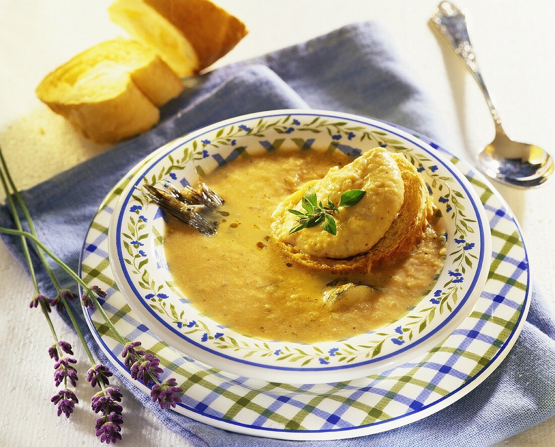 Bouillabaisse mit Toast