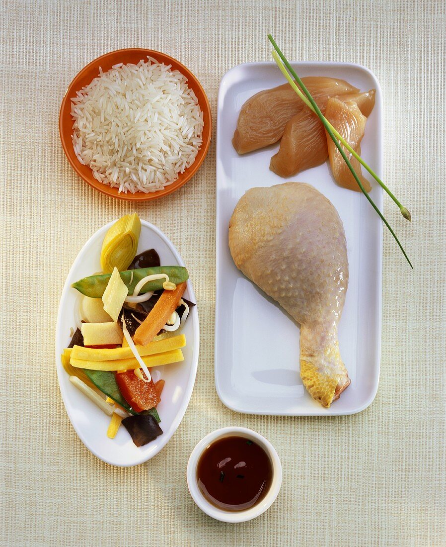Zutaten für asiatisches Hähnchengericht