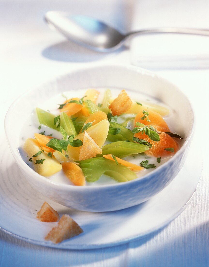 Celery soup with croutons