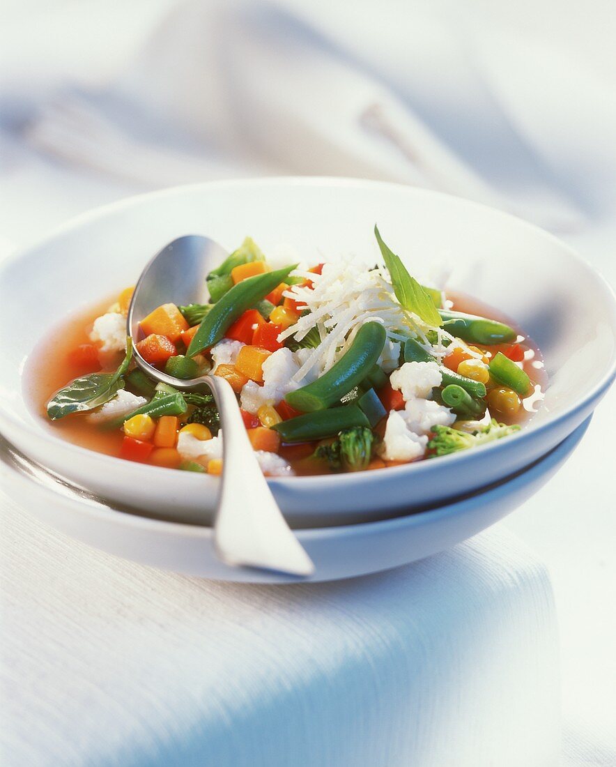 Quick minestrone with Parmesan