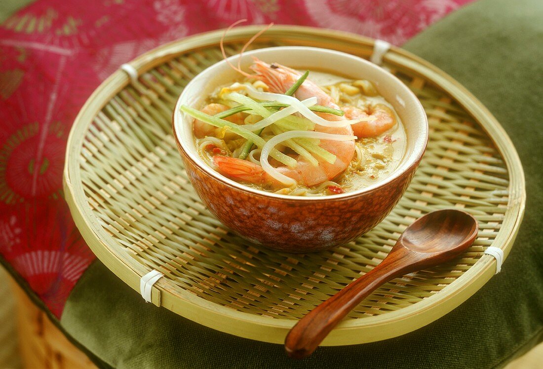 Asian shrimp soup with vegetables