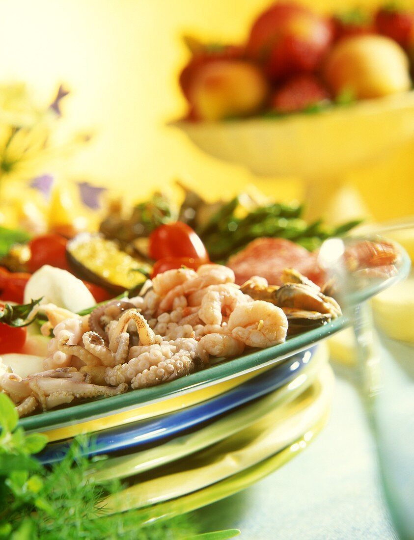 Seafood salad with vegetables