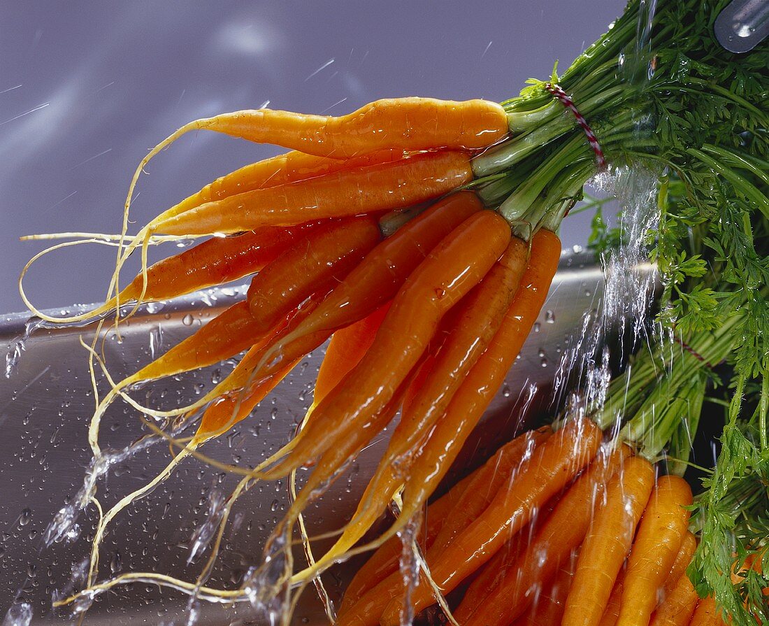 Washing carrots